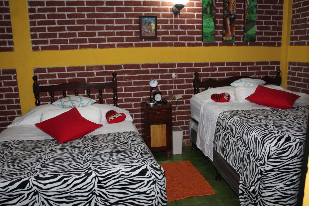 Hotel Casa Del Viajero Quetzaltenango Exterior foto